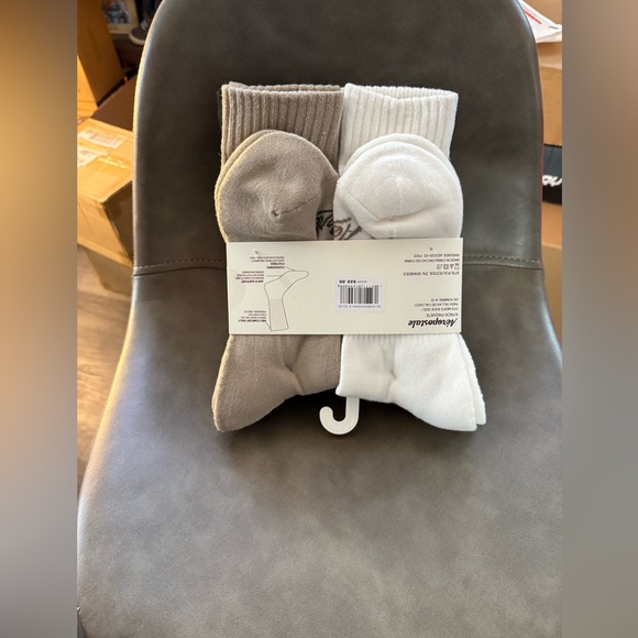 Aeropostale Tan and Dark Green Socks. 6 pair - Picture 3 of 5